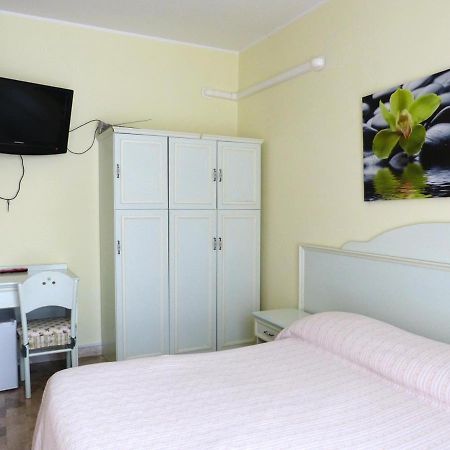 Le Mimose Bed & Breakfast Pescara Exterior photo